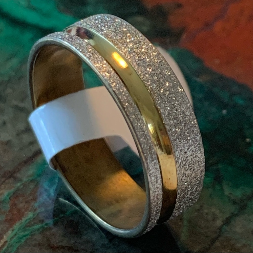 SALE!! Gold tone ring bling size 11